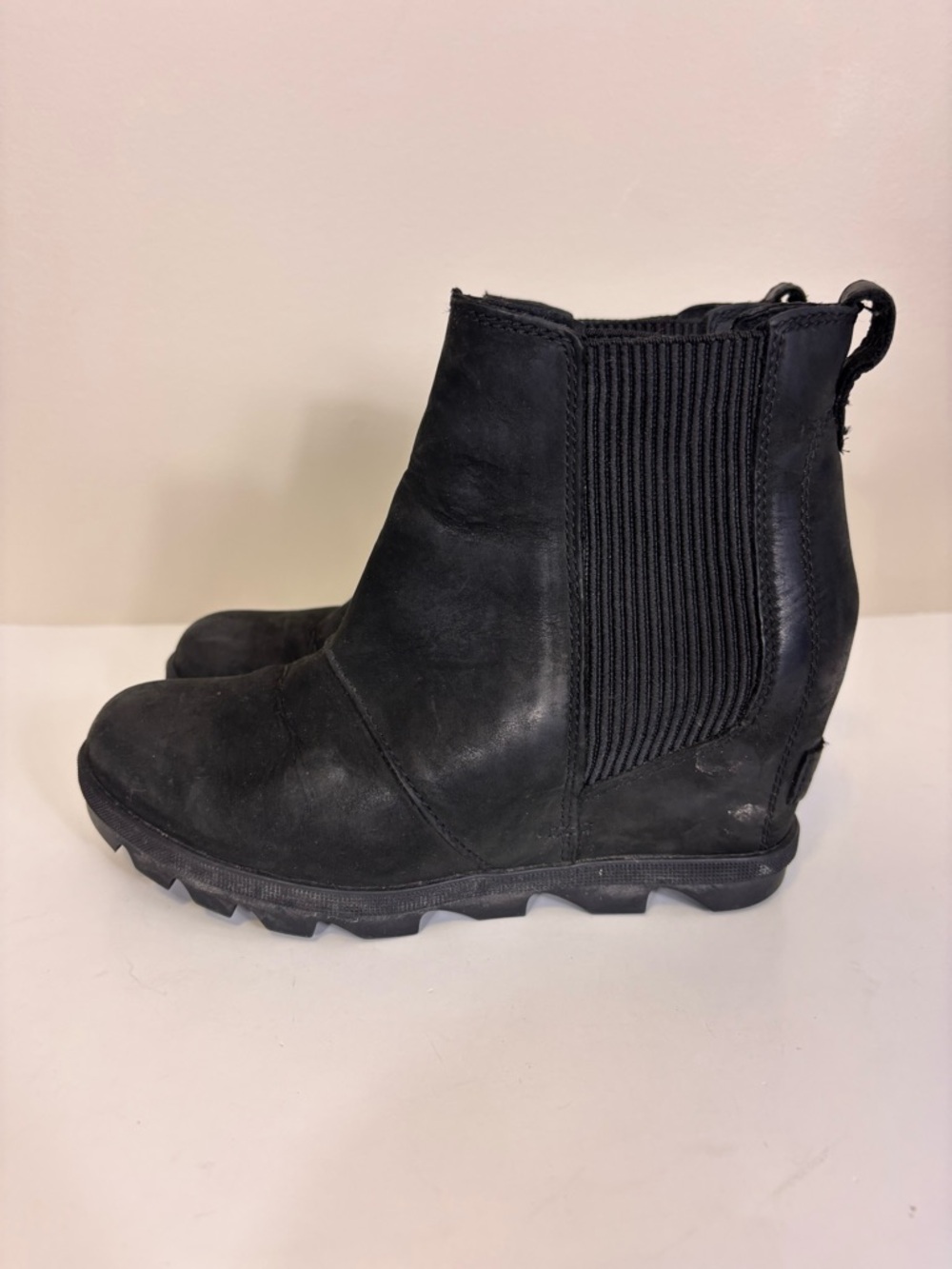 Sorel Black Leather Wedge Pull On‎ Booties 6.5